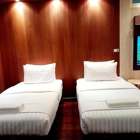 Avara Signature House Hotel Chiang Mai Esterno foto