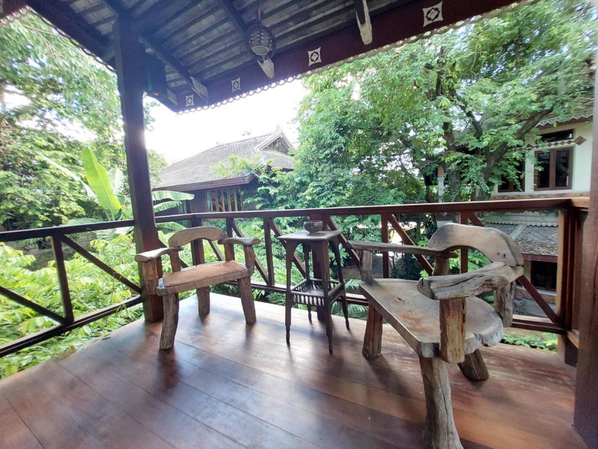 Avara Signature House Hotel Chiang Mai Esterno foto