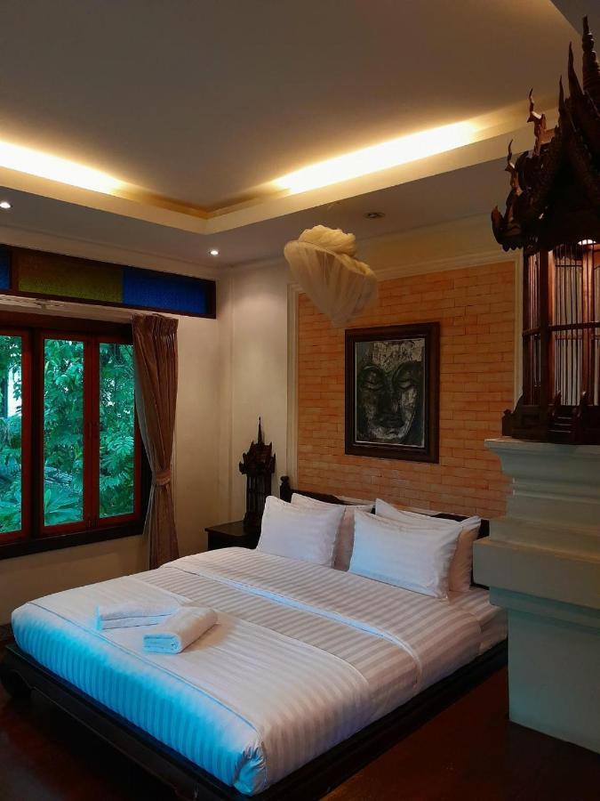 Avara Signature House Hotel Chiang Mai Esterno foto