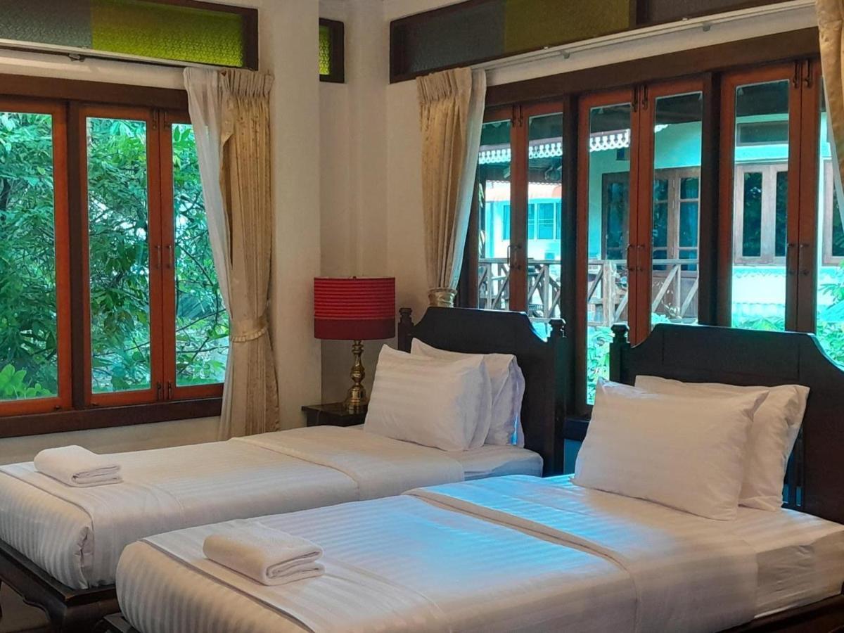 Avara Signature House Hotel Chiang Mai Esterno foto