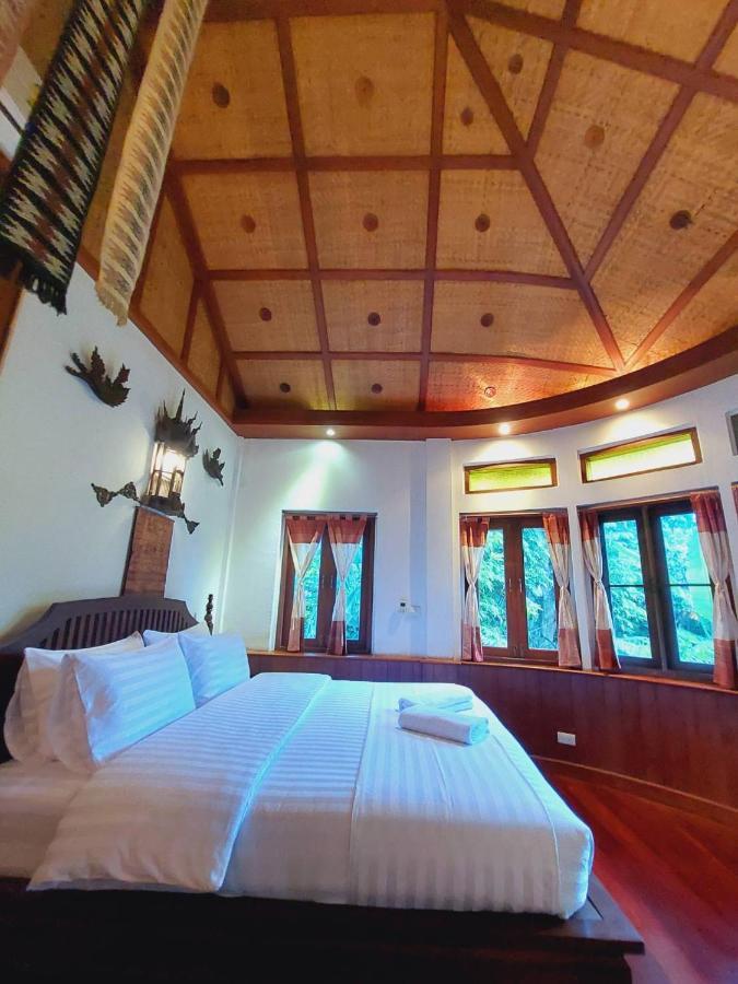 Avara Signature House Hotel Chiang Mai Esterno foto