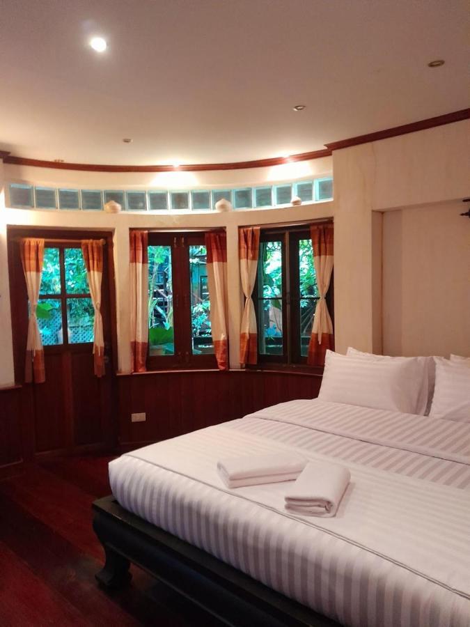 Avara Signature House Hotel Chiang Mai Esterno foto